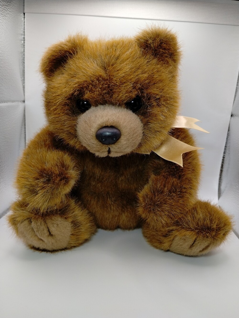 Vintage 1998 Ty Classic Collection Magee the Teddy Bear Plush Gold Ribbon EUC
